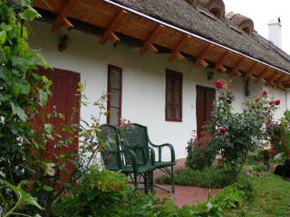 Nyerítő Lovasudvar-Szállás